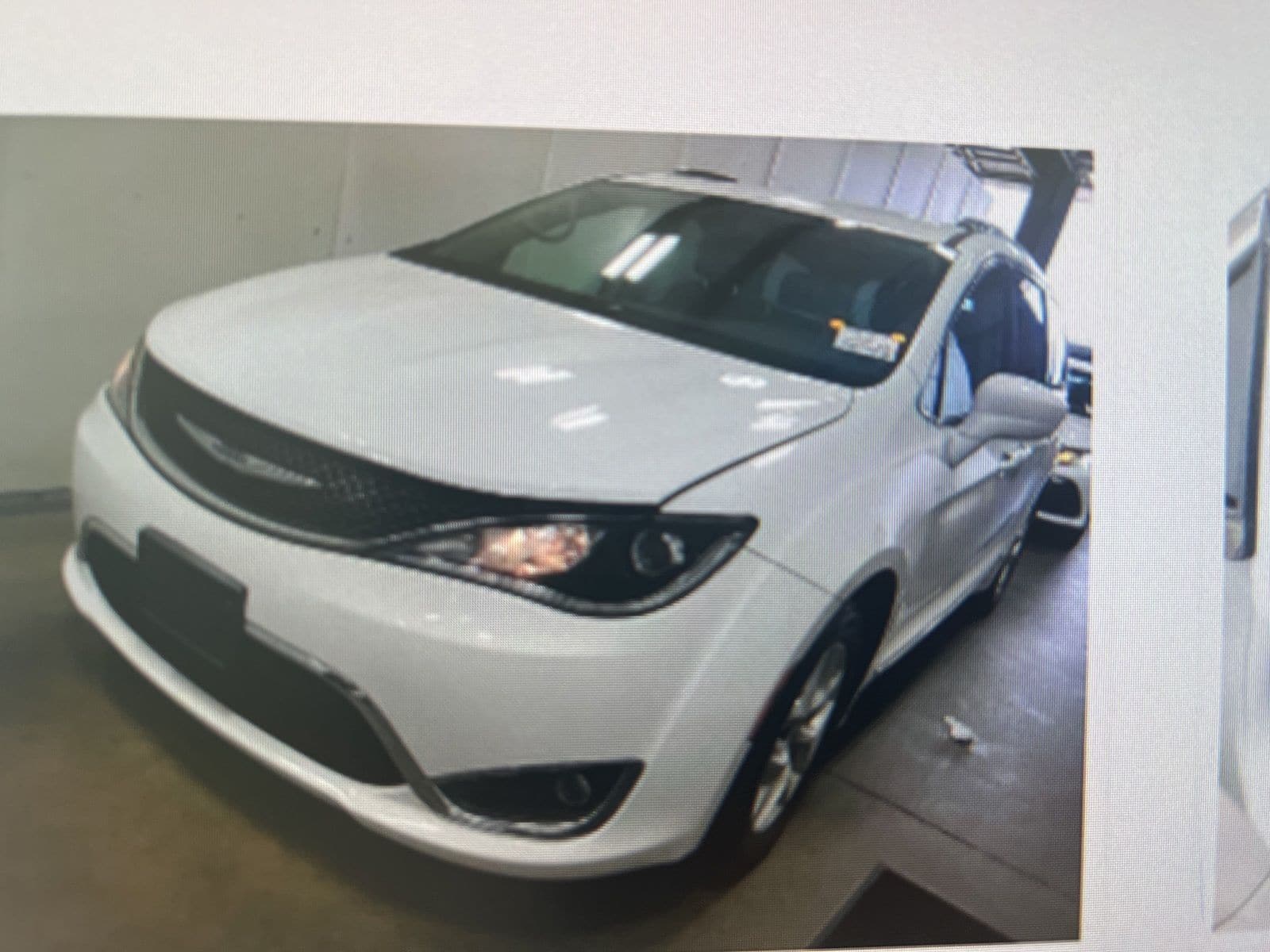2018 Chrysler Pacifica Touring L Plus's photo