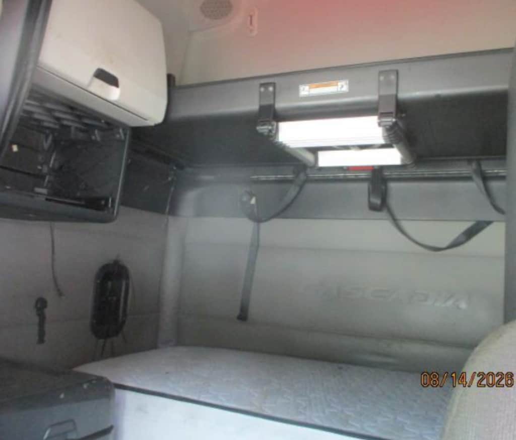 Used 2021 Freightliner Cascadia 126