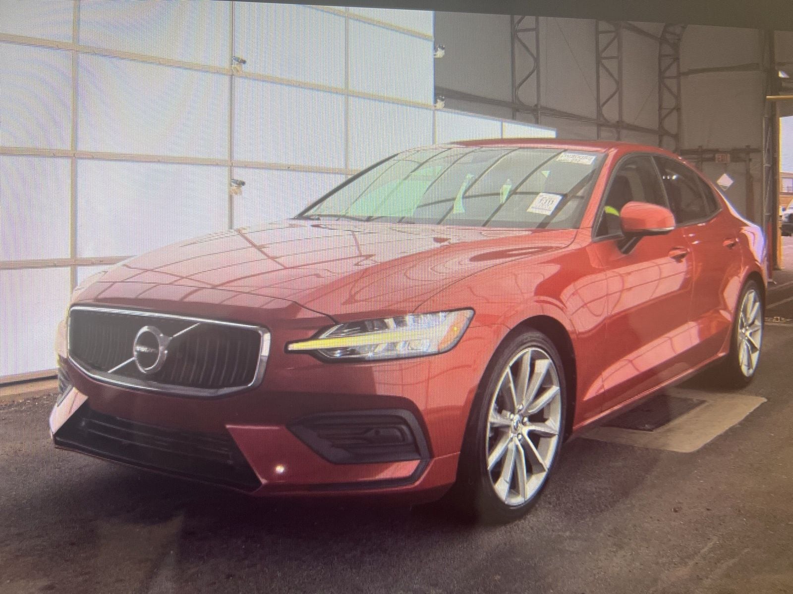 2019 Volvo S60 Momentum's photo