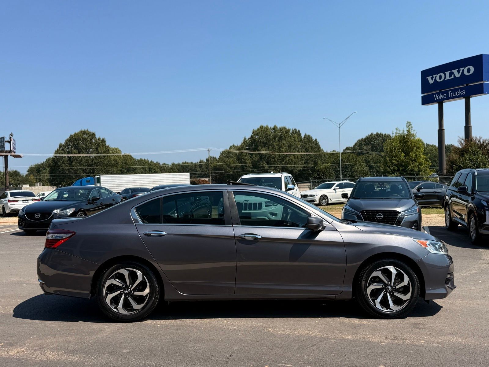2017 Honda Accord EX-L photo 3