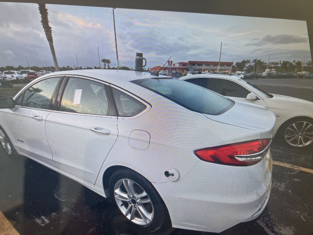 Used 2018 Ford Fusion Hybrid SE Sedan