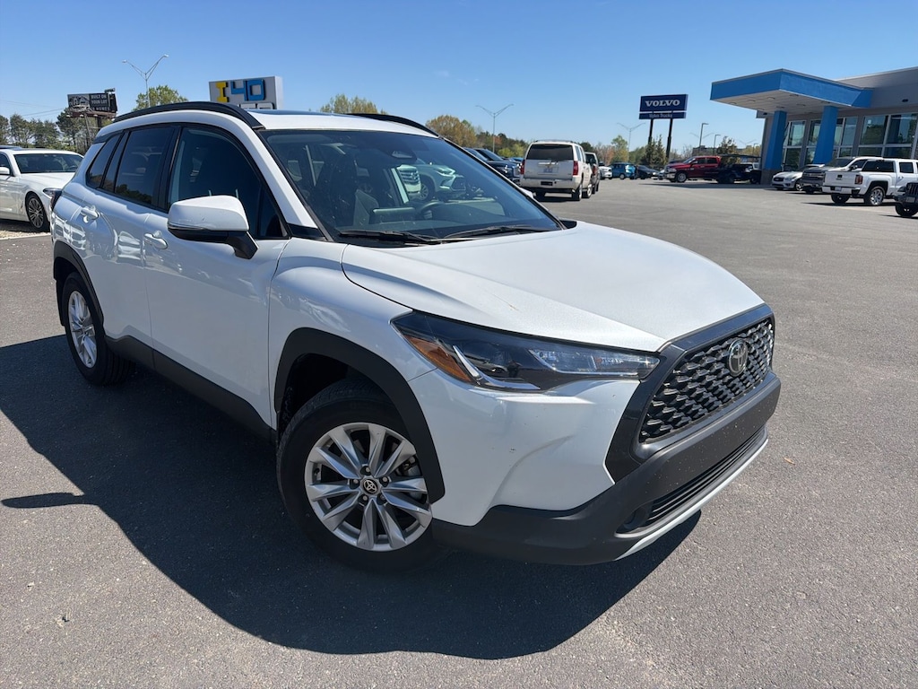 Used 2024 Toyota Corolla Cross LE SUV