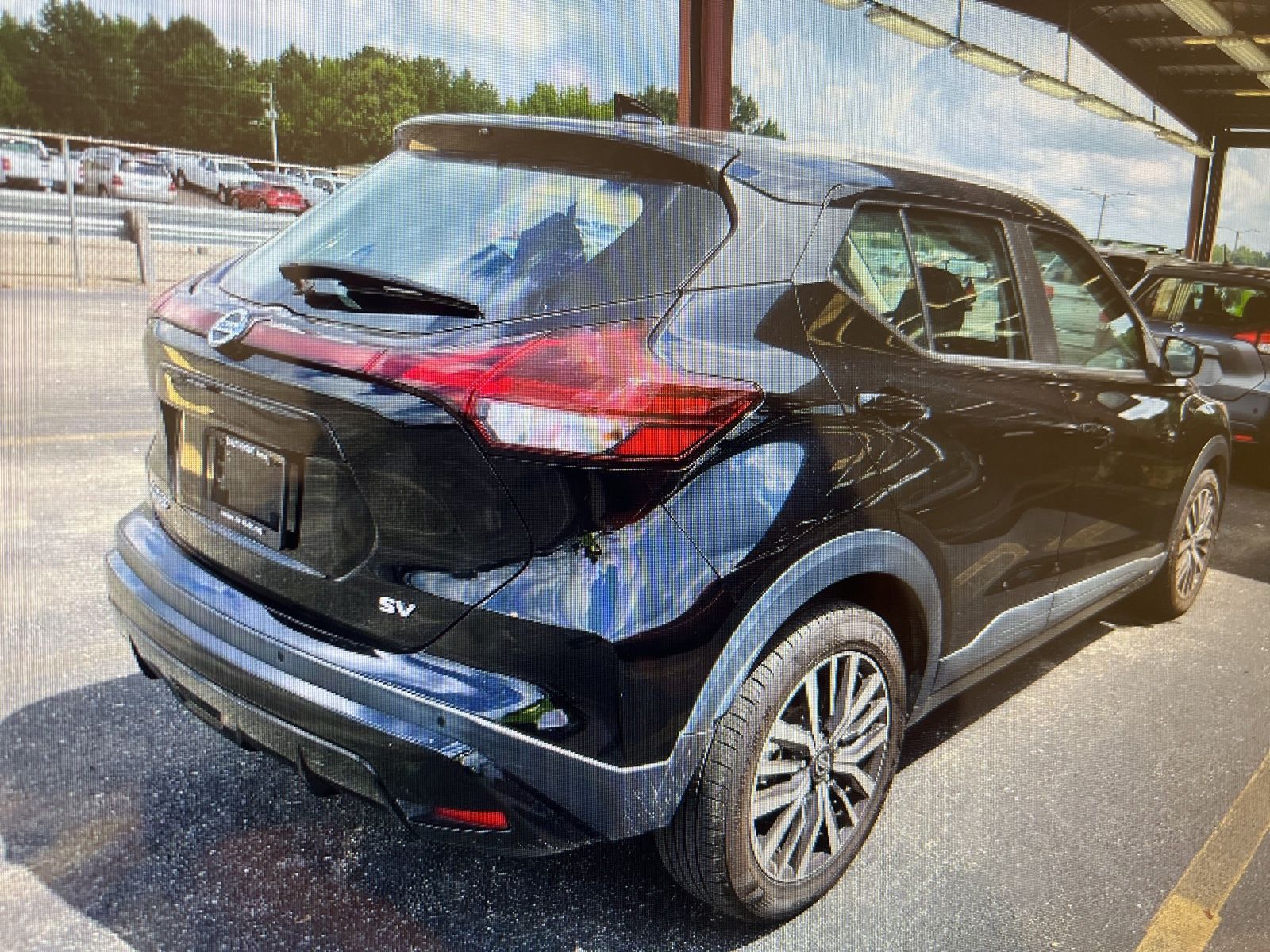 2021 Nissan Kicks SV photo 2