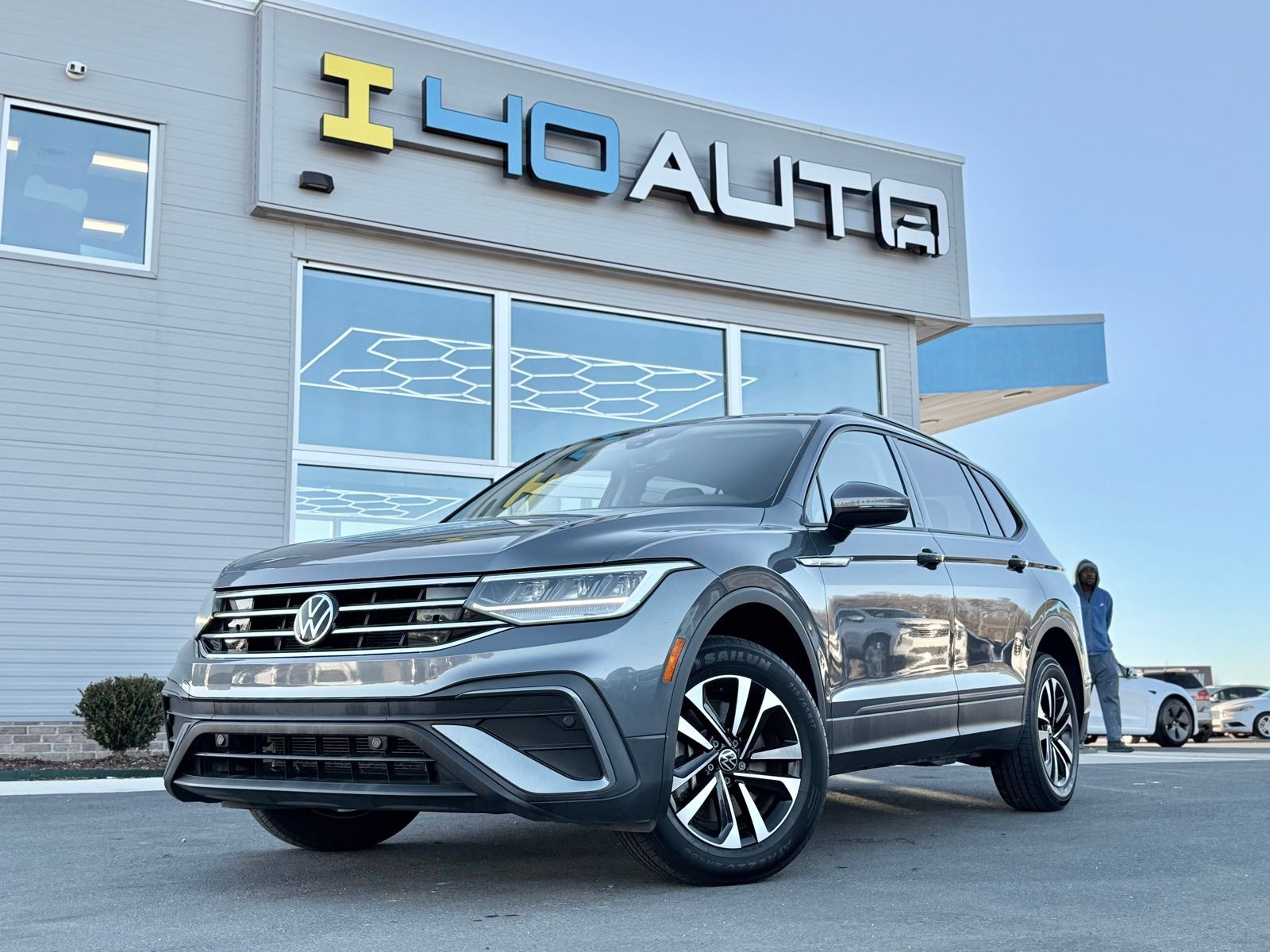 2022 Volkswagen Tiguan S's photo