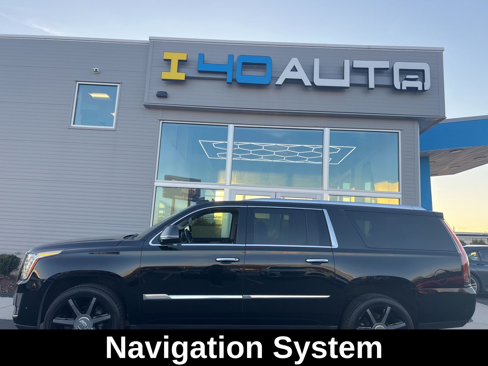 2017 Cadillac Escalade ESV Luxury photo 2