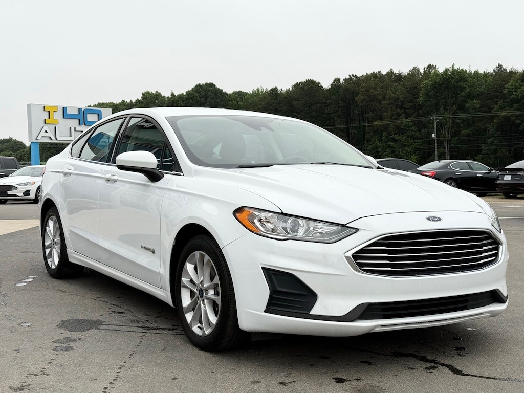 Used 2019 Ford Fusion Hybrid SE Sedan