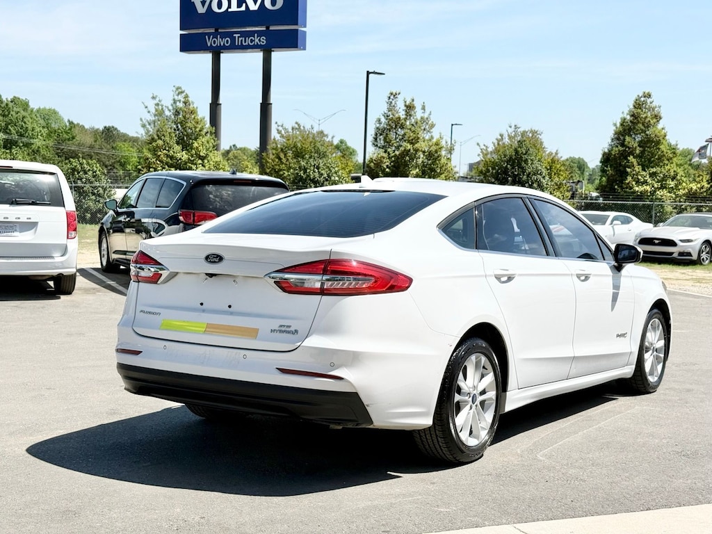 Used 2019 Ford Fusion Hybrid SE Sedan