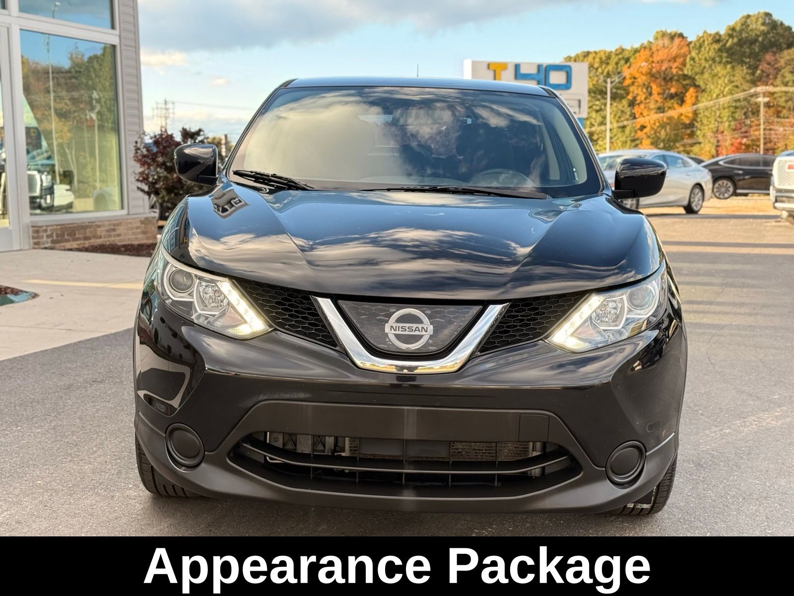 2019 Nissan Rogue Sport S photo 2