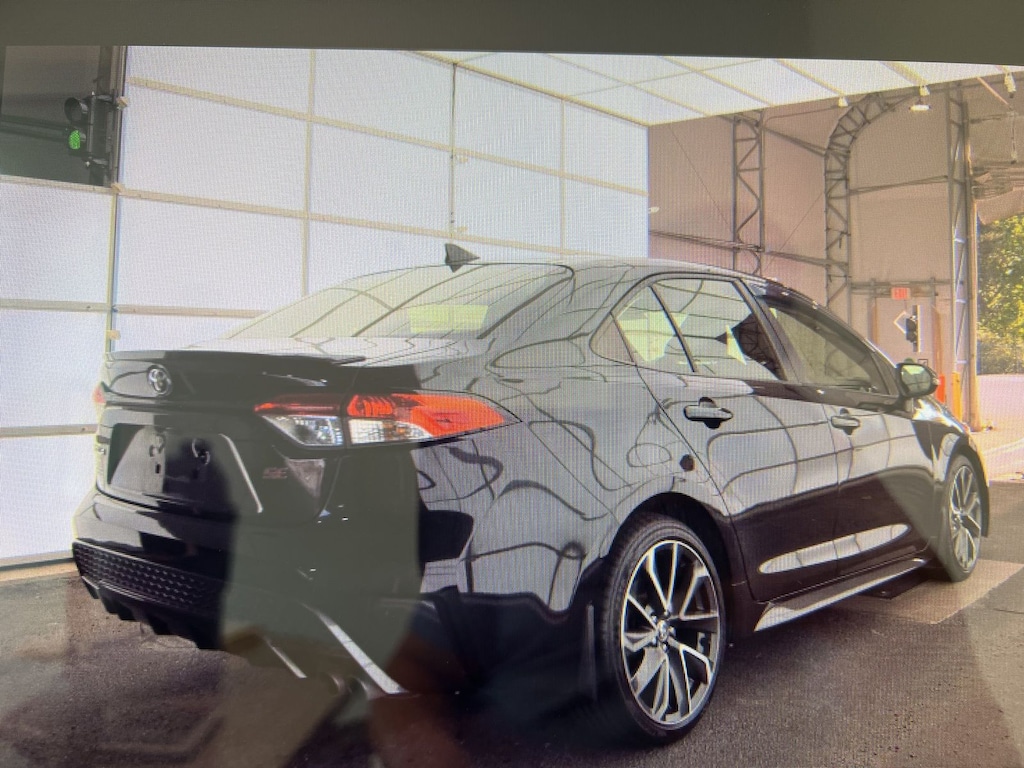Used 2020 Toyota Corolla SE Sedan