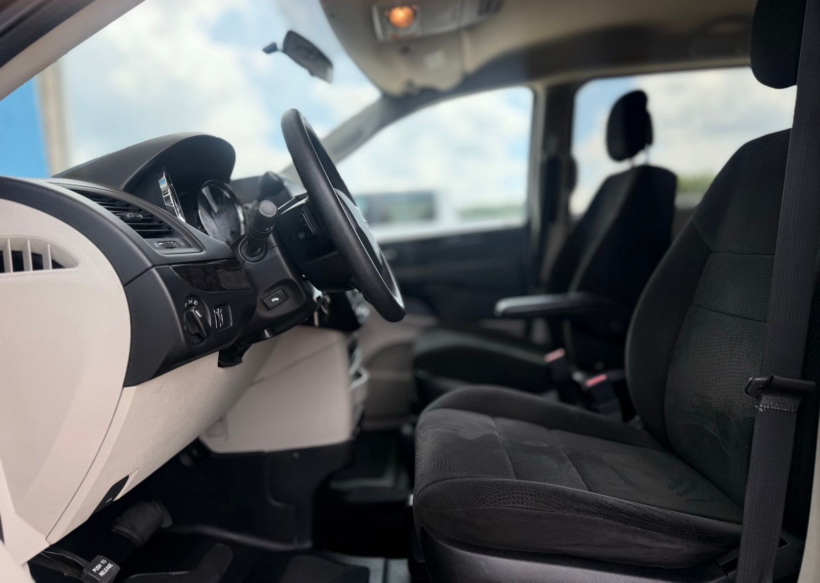 2013 Dodge Grand Caravan SXT - Photo 13