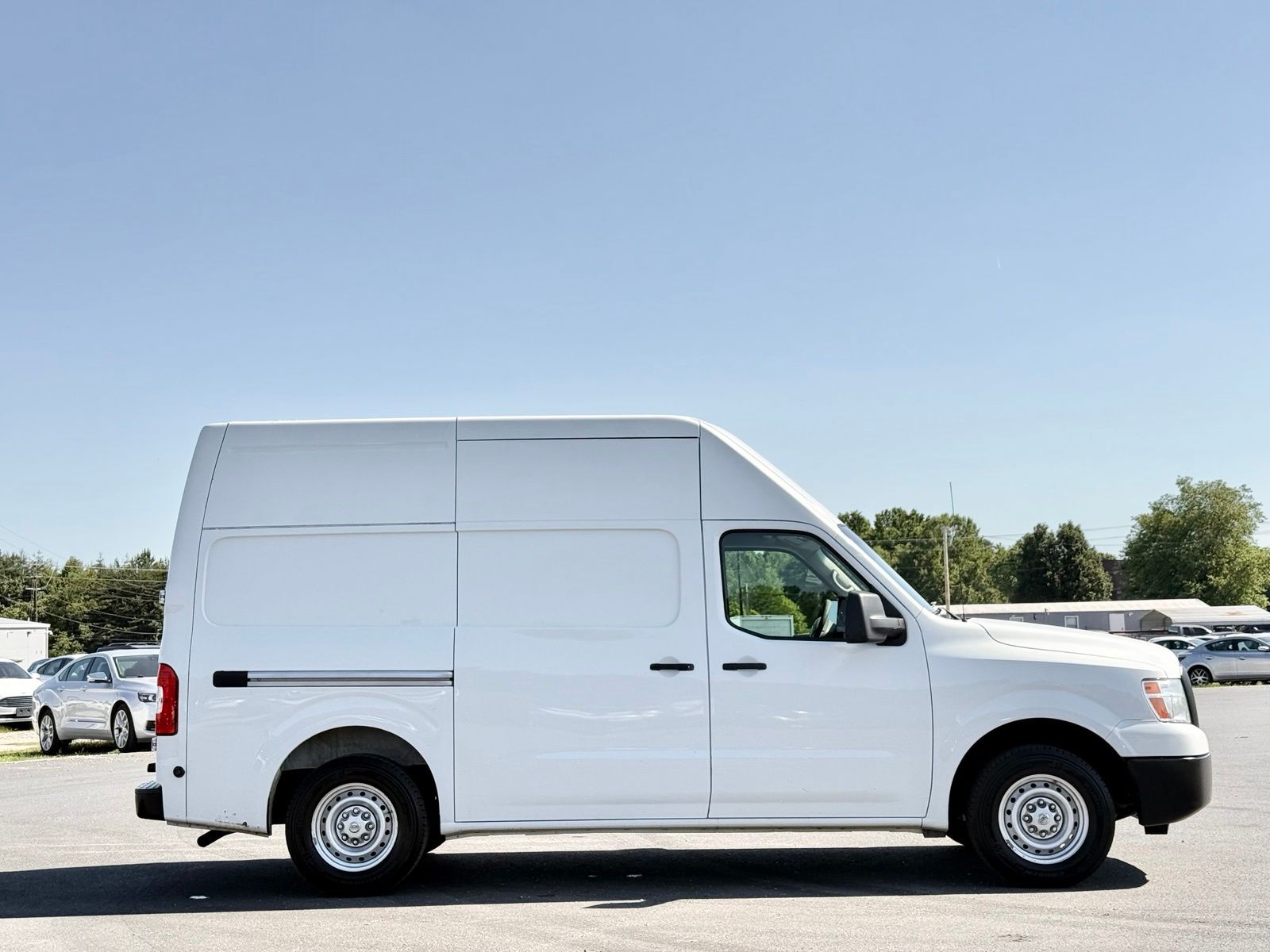 2017 Nissan NV Cargo S - Photo 6