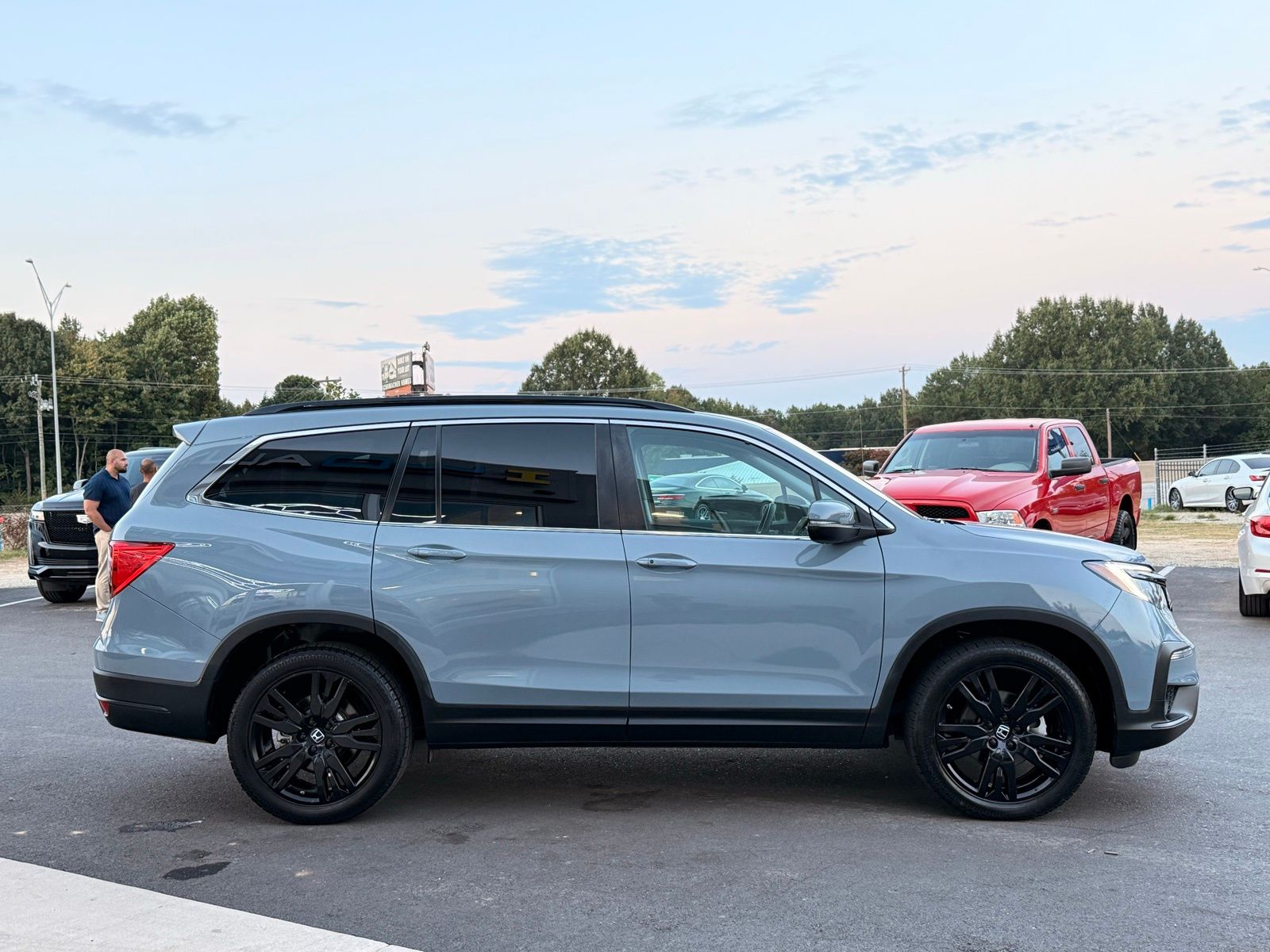 2022 Honda Pilot Special Edition photo 3