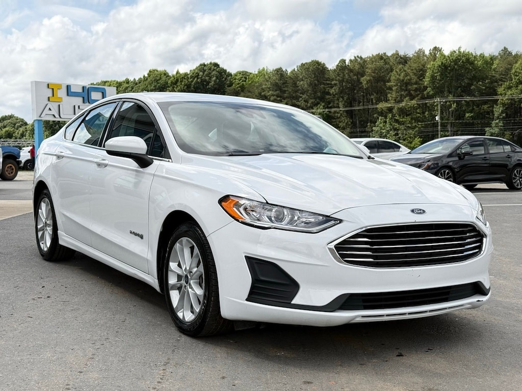 Used 2019 Ford Fusion Hybrid SE Sedan