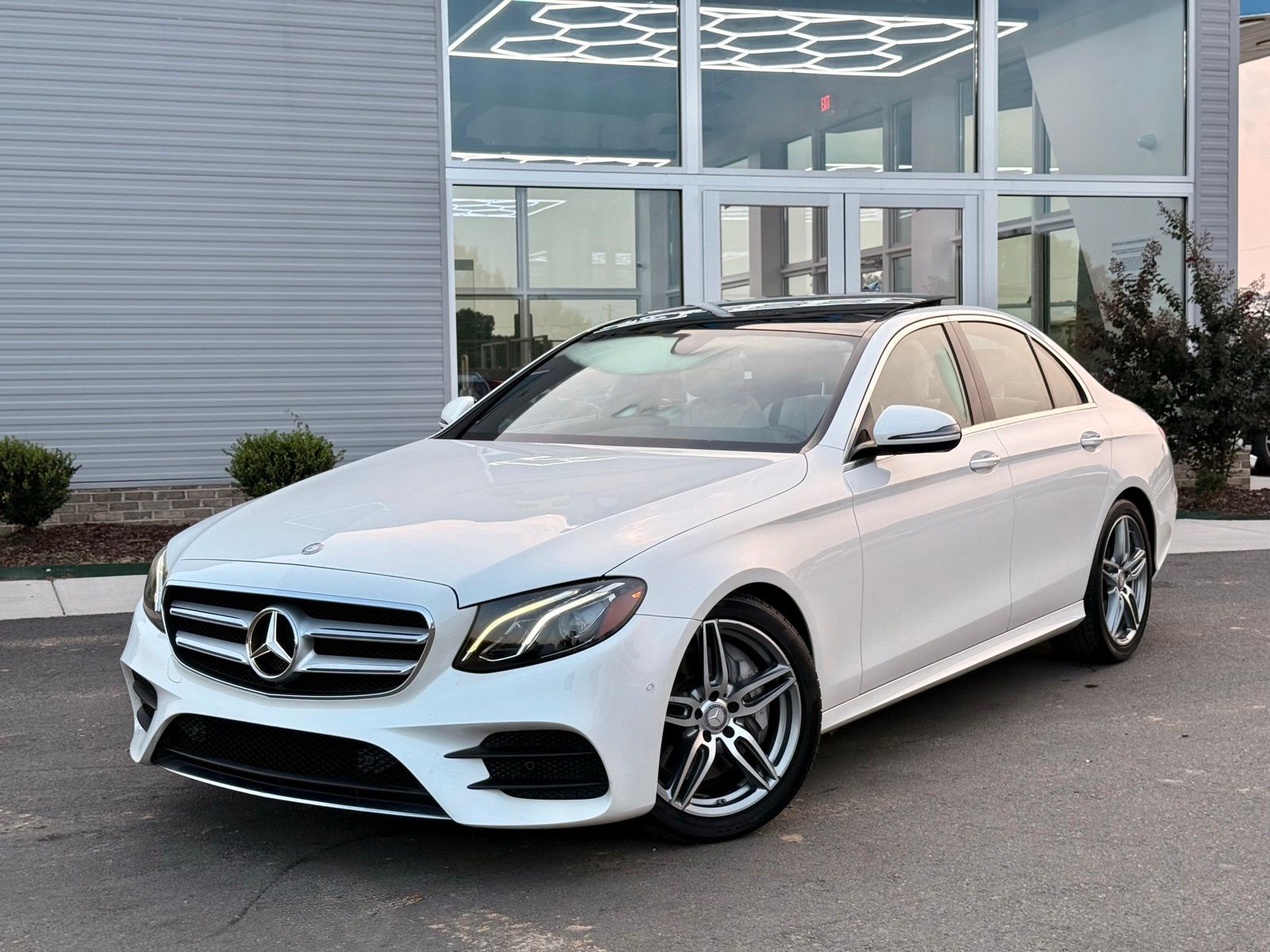 2017 Mercedes Benz E 300 Sedan photo 2