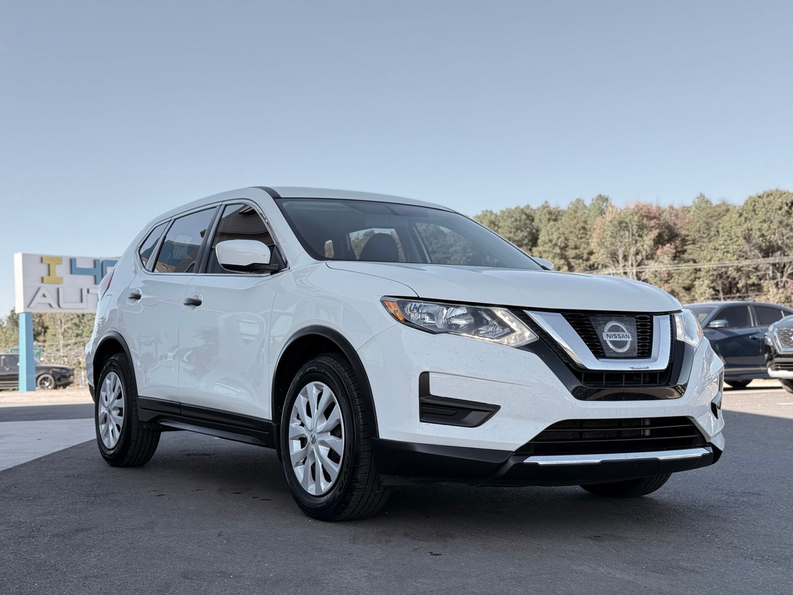 2017 Nissan Rogue S photo 3