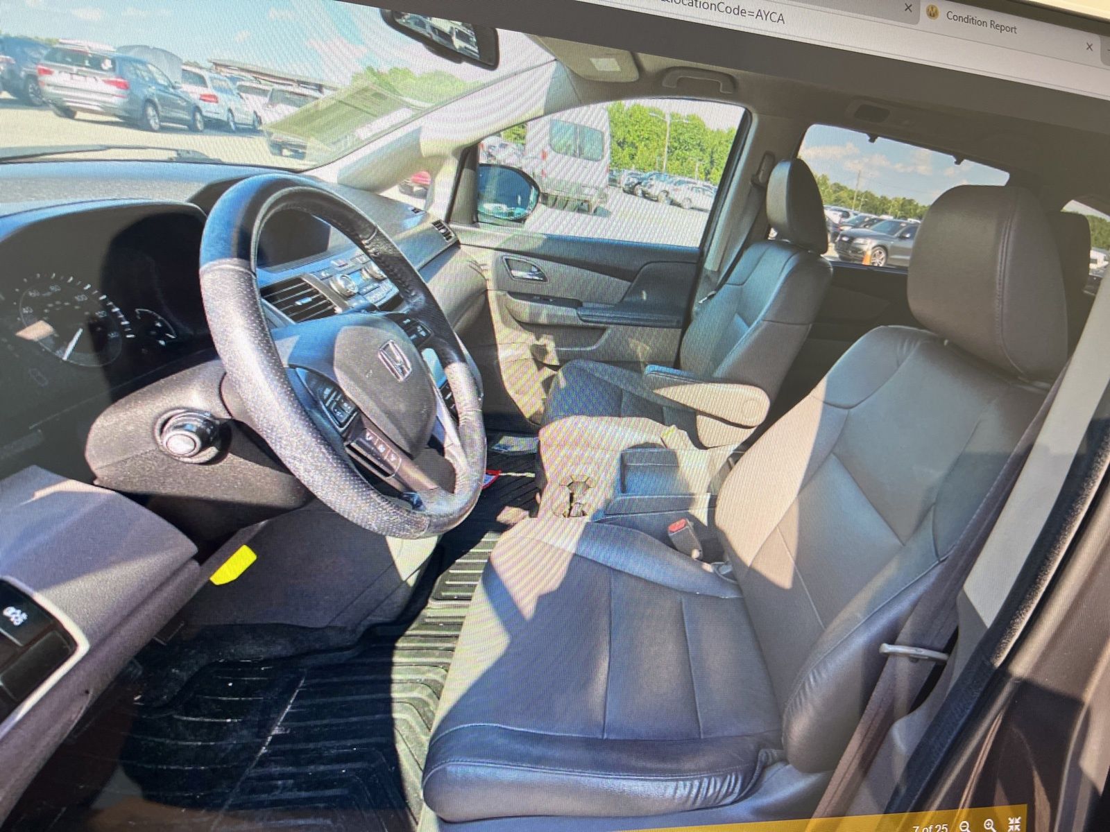 2014 Honda Odyssey Touring photo 3