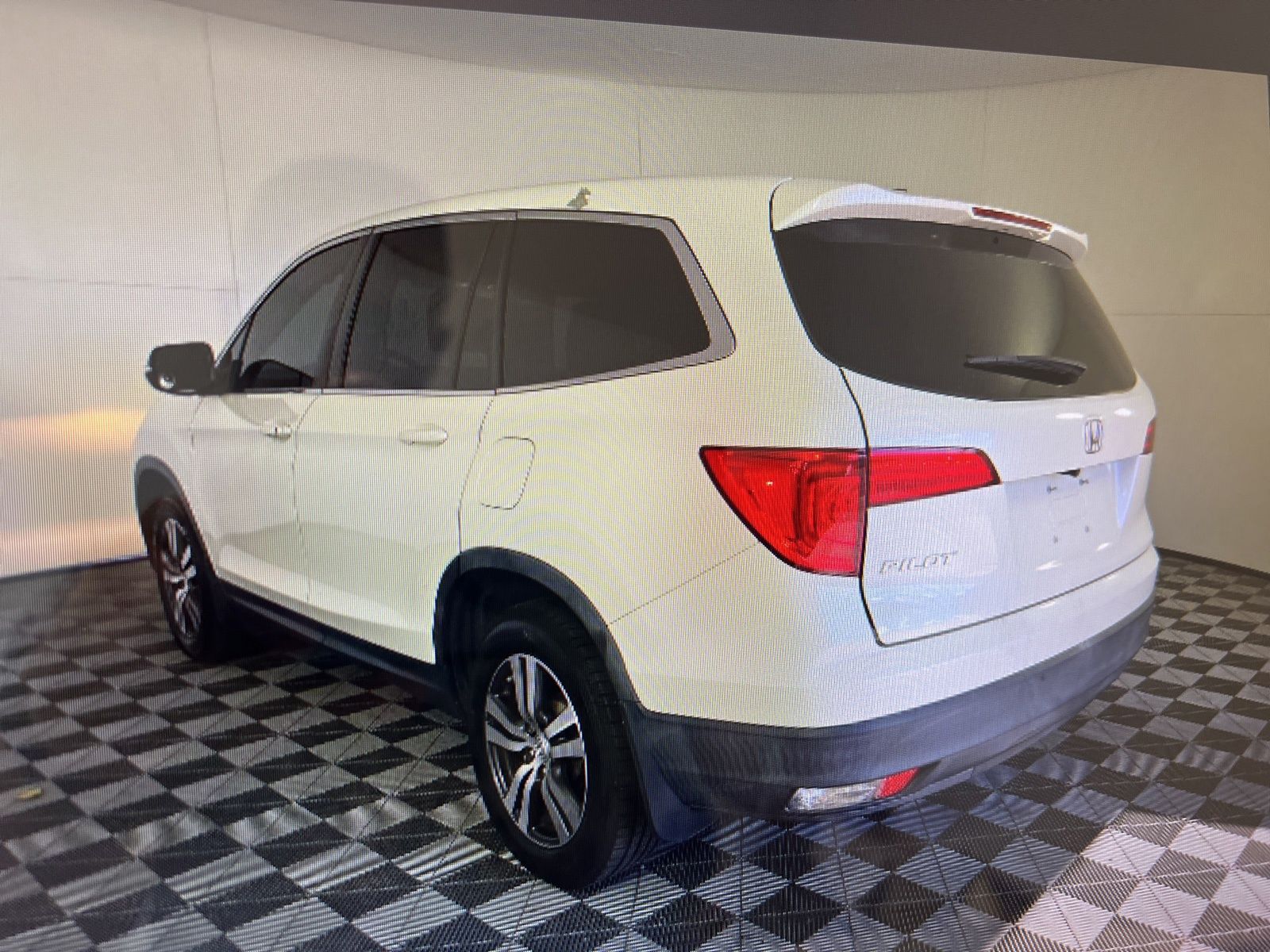 2018 Honda Pilot EX-L photo 2