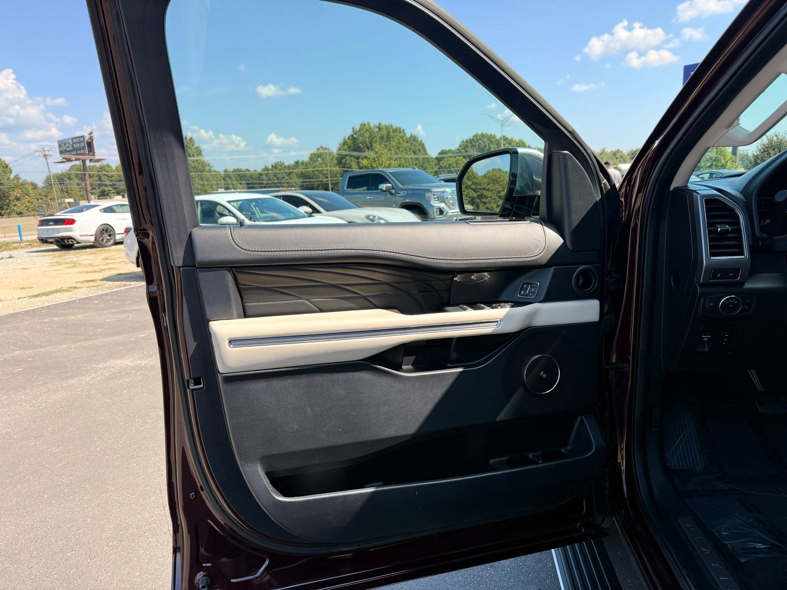 2020 Ford Expedition Platinum - Photo 13