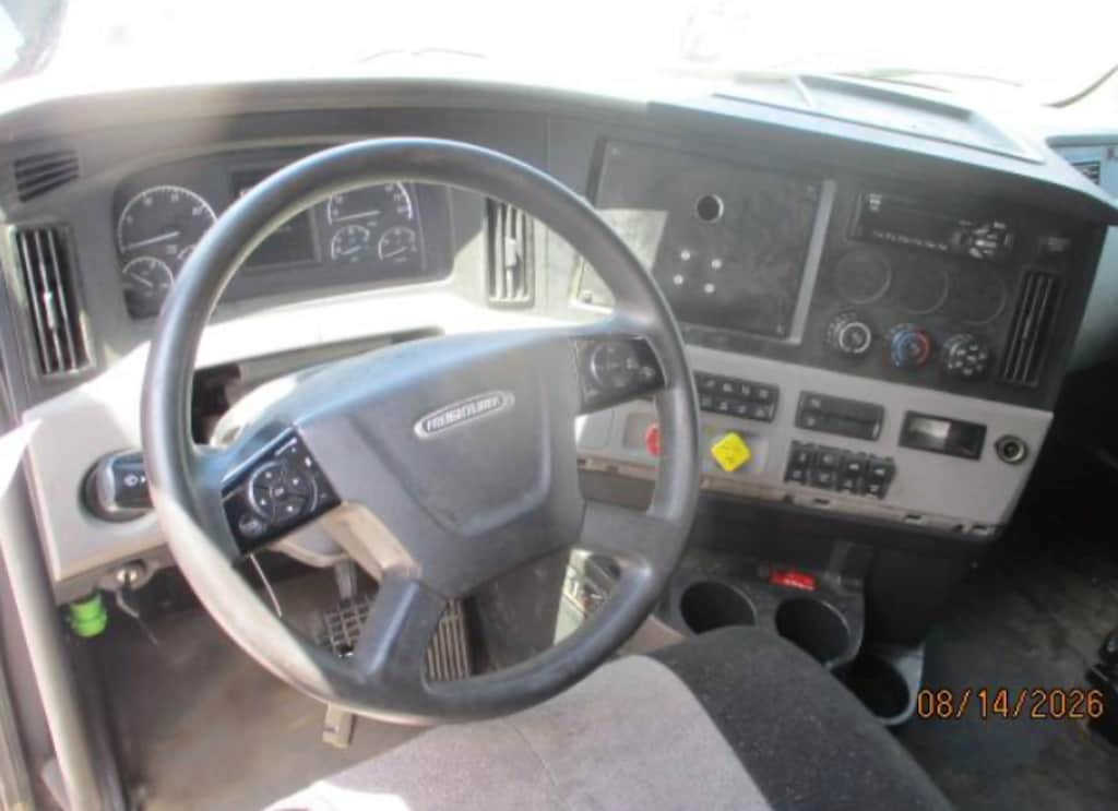 Used 2021 Freightliner Cascadia 126