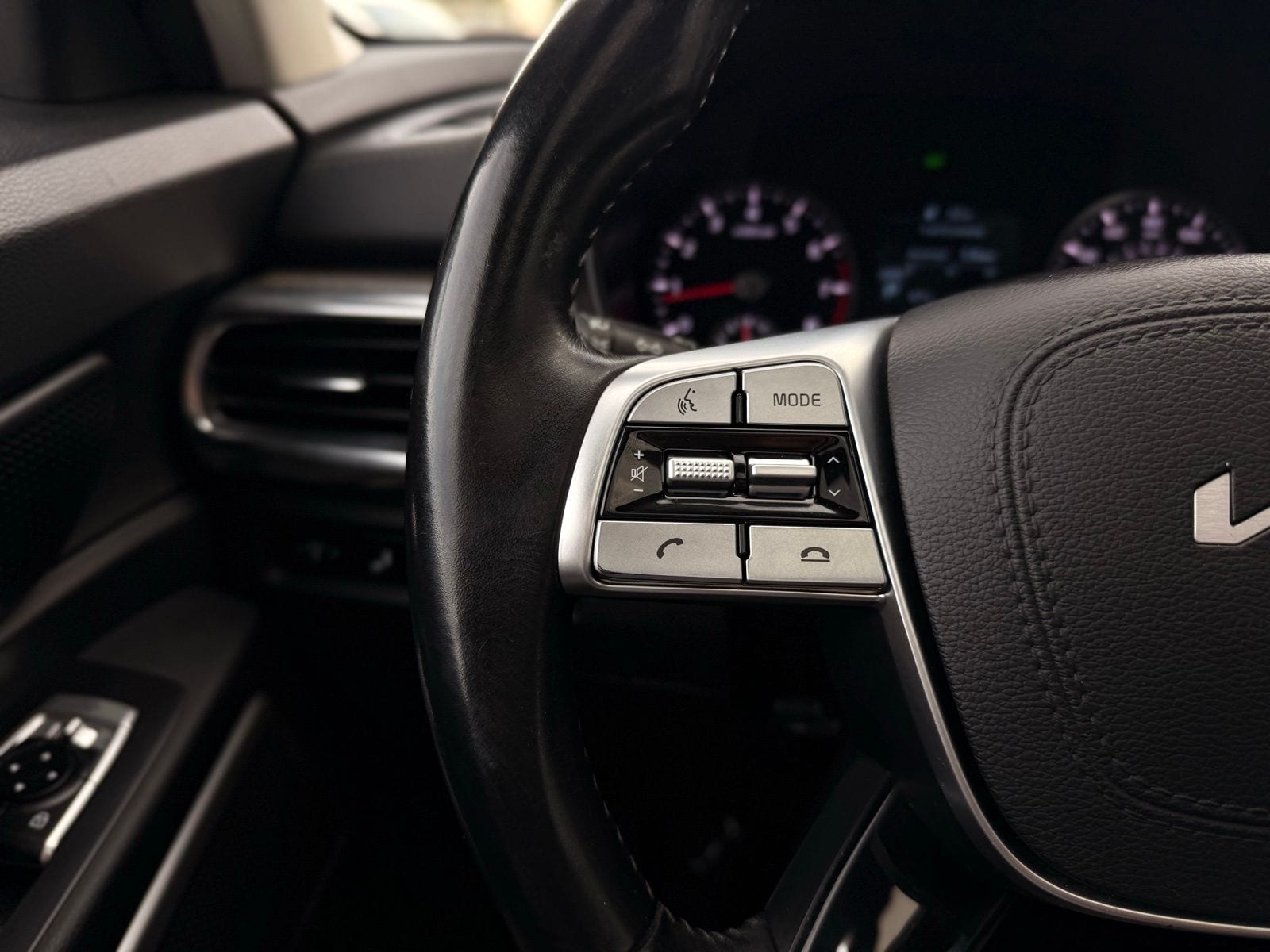 2022 Kia Telluride EX - Photo 32