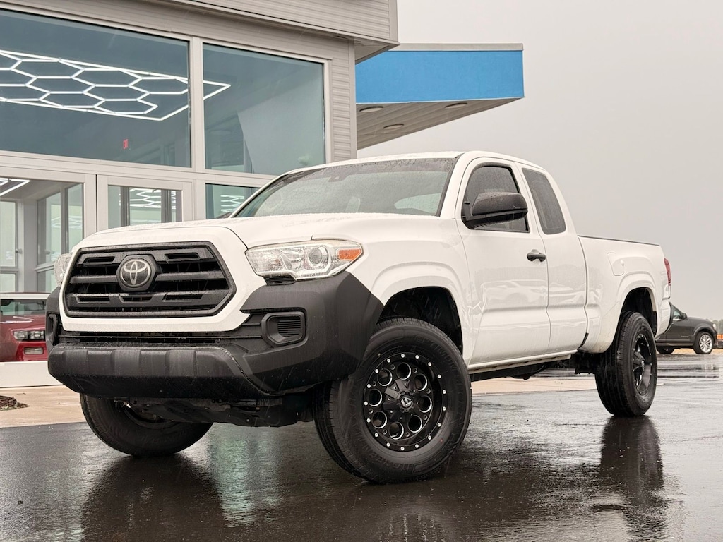 Used 2018 Toyota Tacoma SR5 Truck