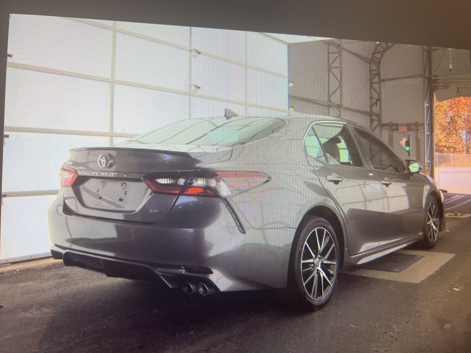 2022 Toyota Camry SE photo 2