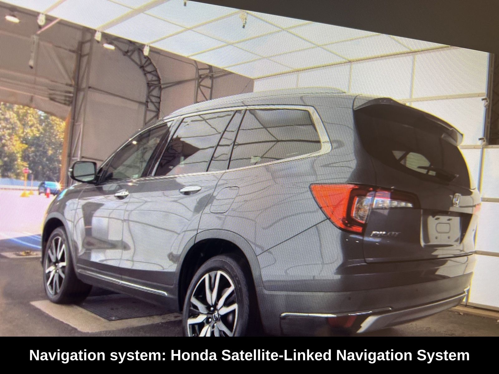 2020 Honda Pilot Touring photo 3