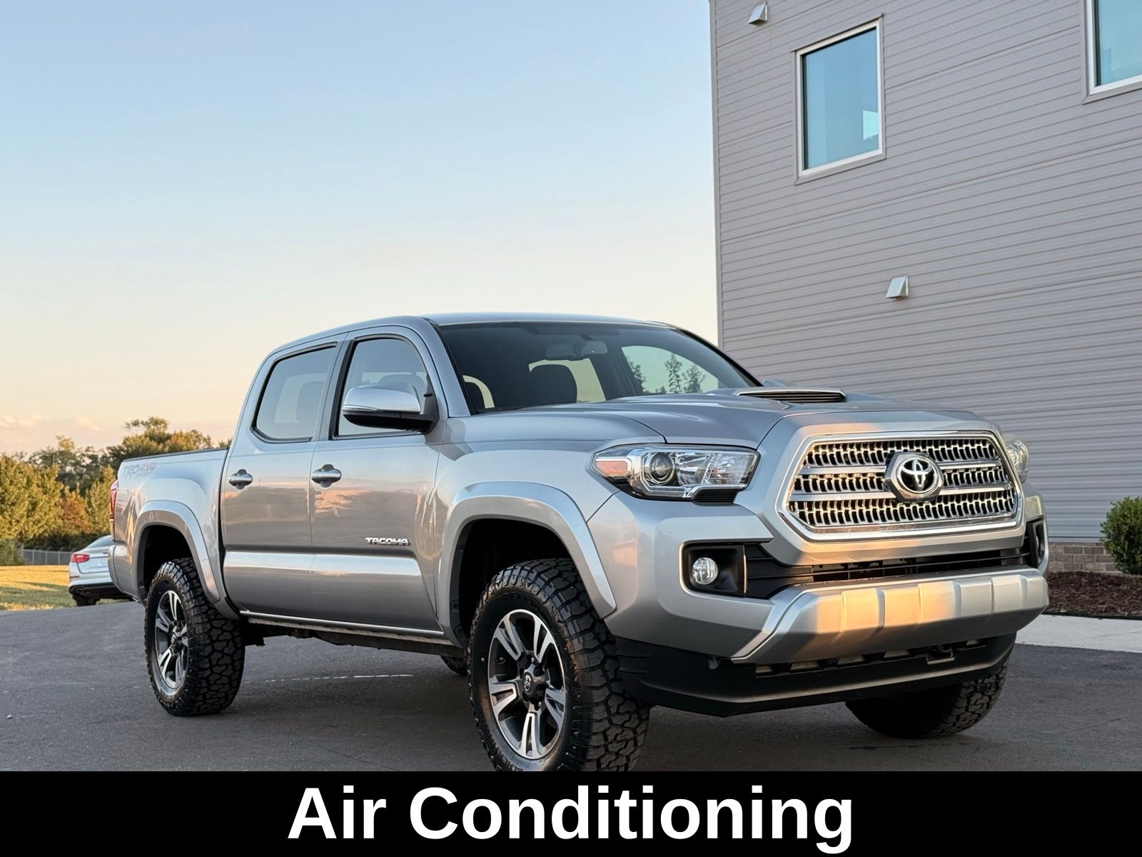 2017 Toyota Tacoma TRD Sport photo 2