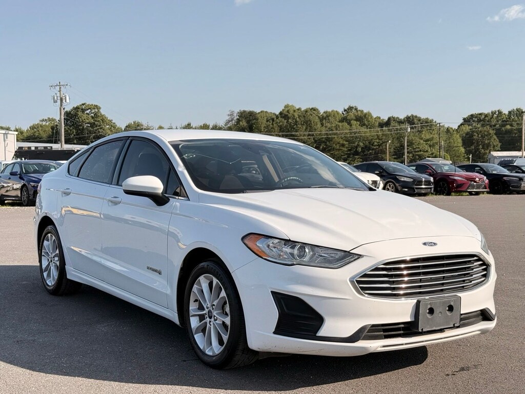 Used 2019 Ford Fusion Hybrid SE Sedan