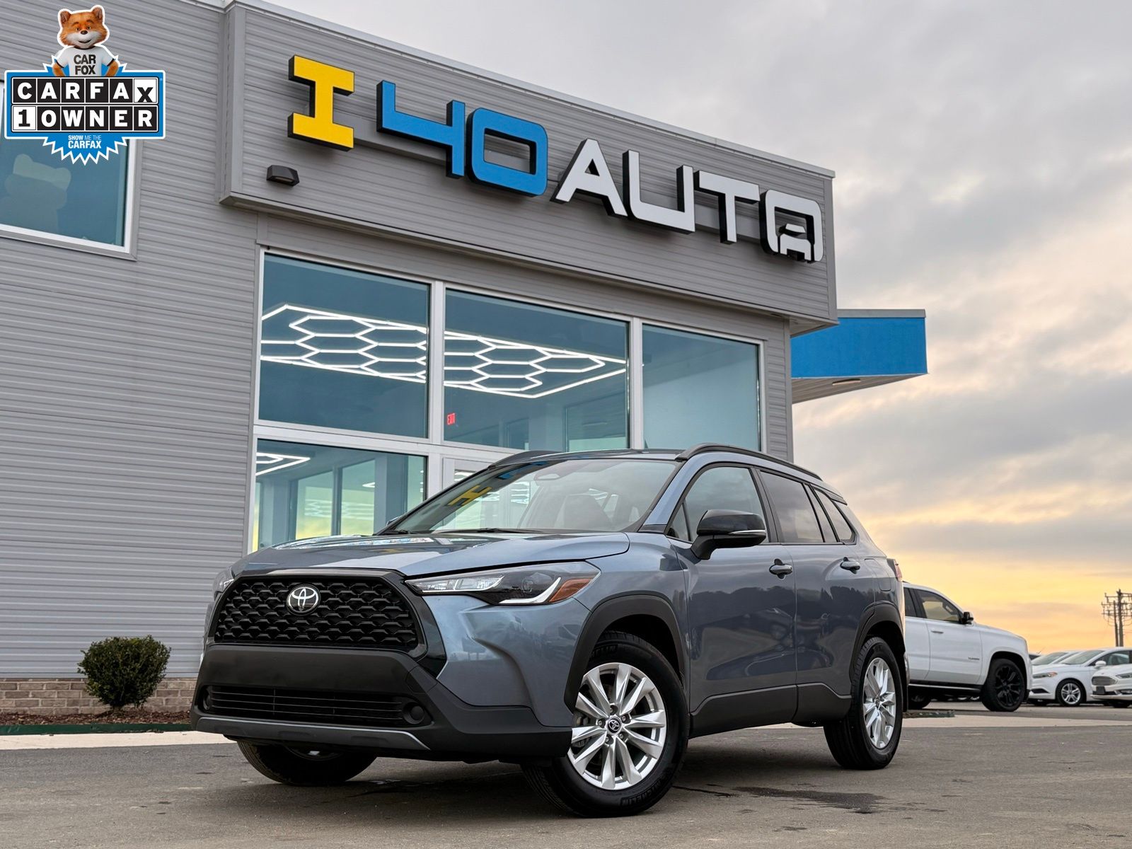 2025 Toyota Corolla Cross LE's photo