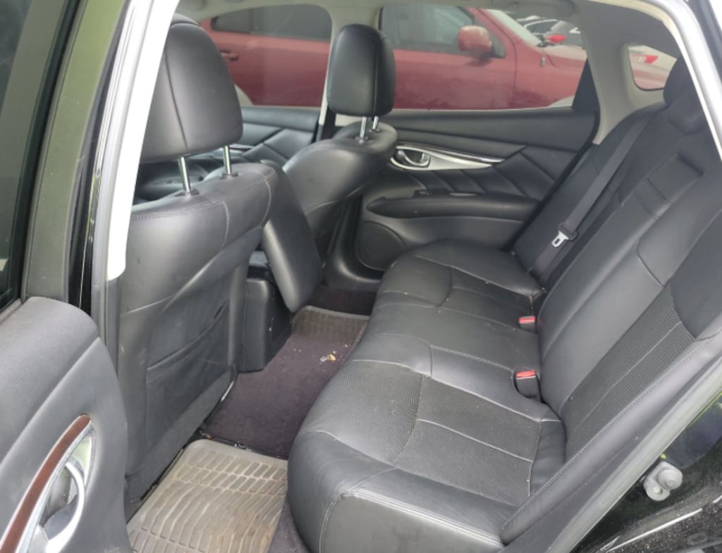 Used 2016 INFINITI Q70 3.7 Sedan