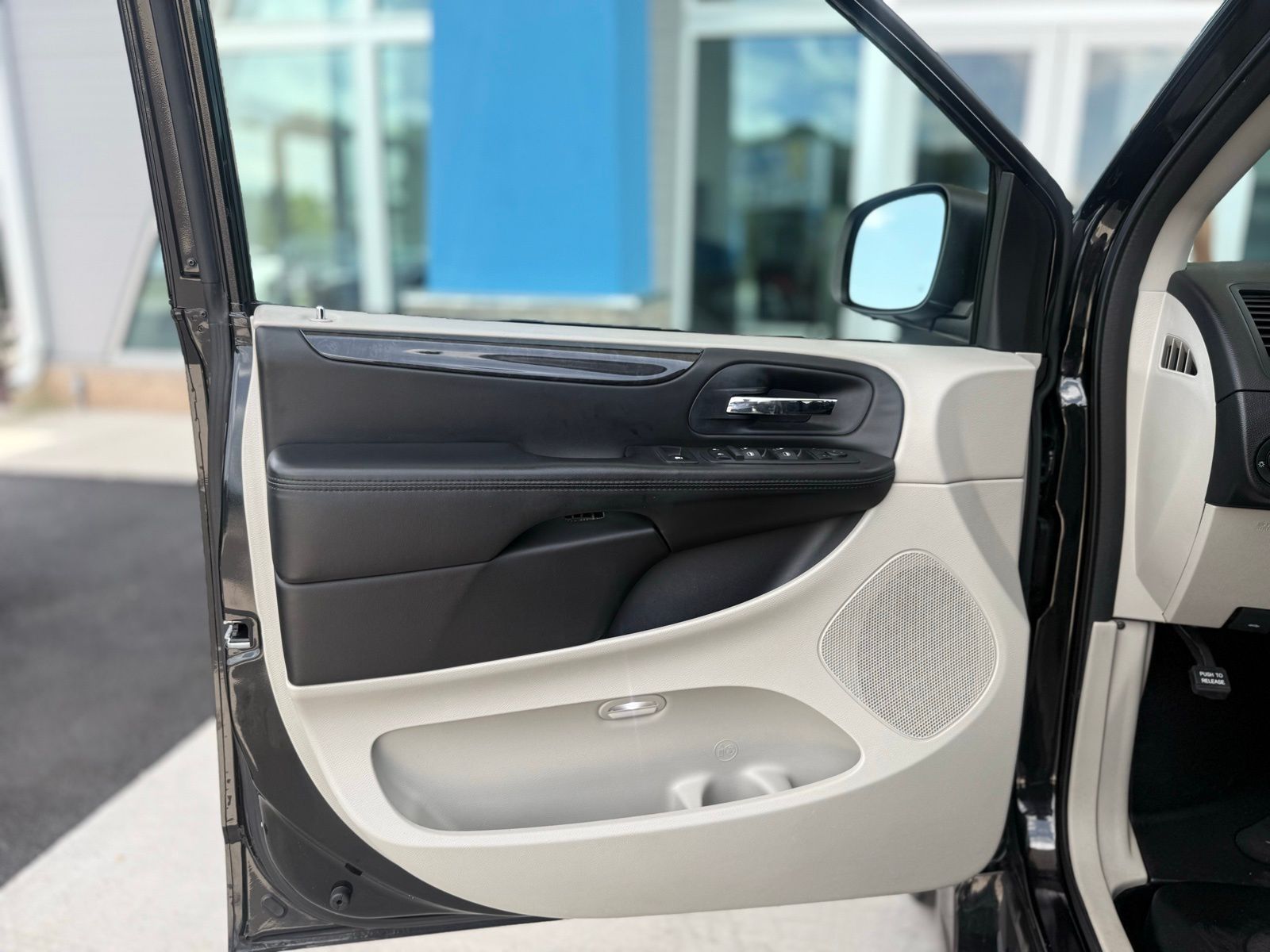 2013 Dodge Grand Caravan SXT - Photo 12