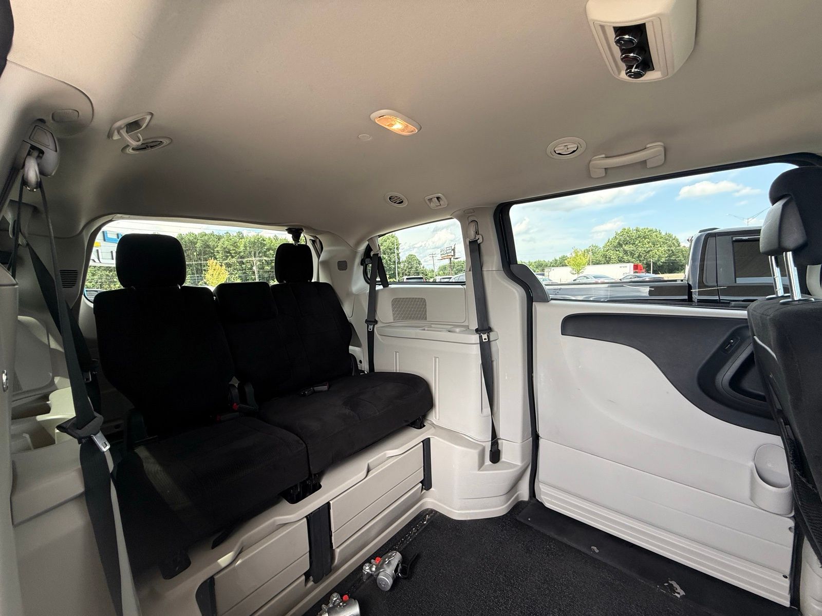 2013 Dodge Grand Caravan SXT - Photo 19