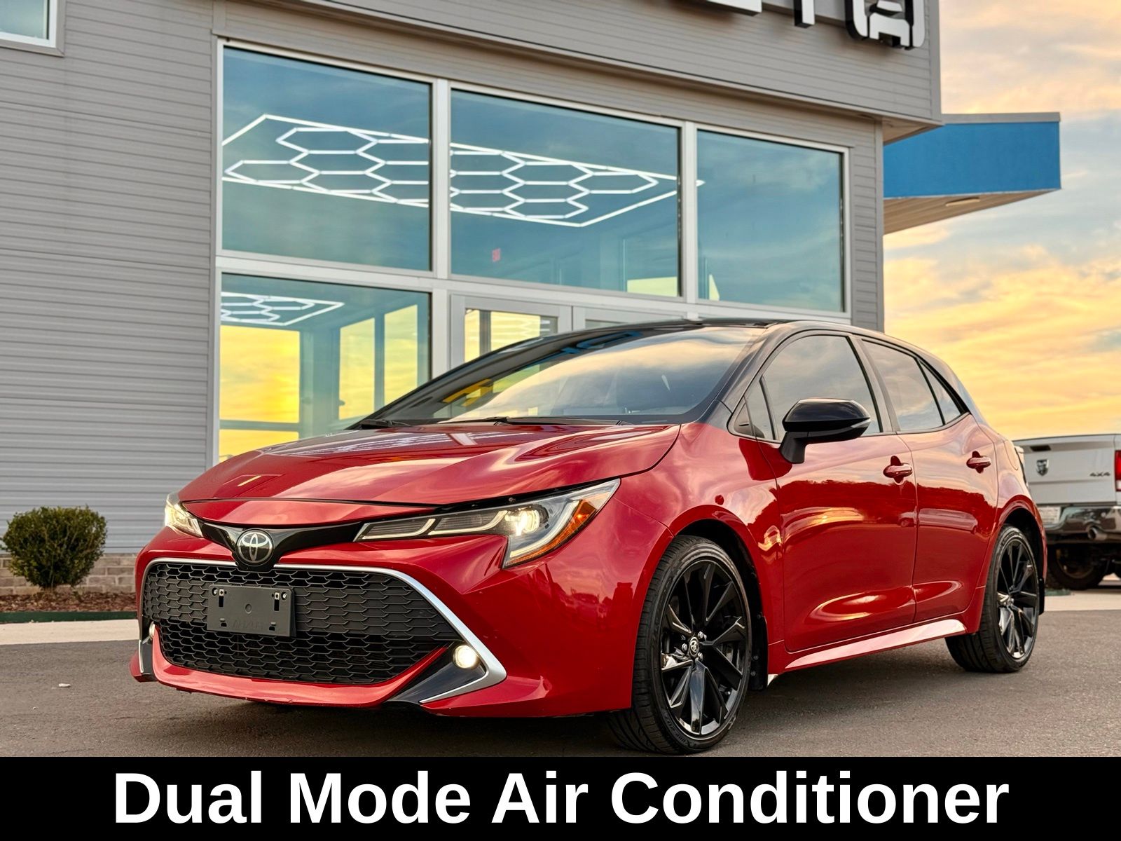 2021 Toyota Corolla XSE photo 3