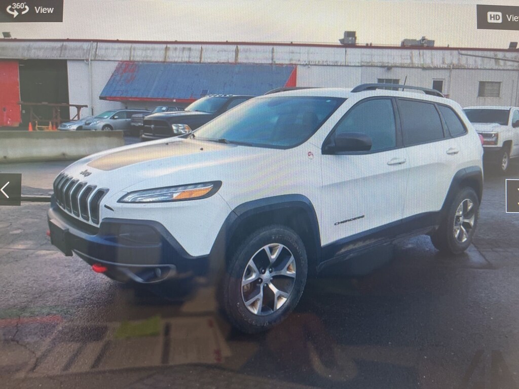 Used 2017 Jeep Cherokee Trailhawk SUV