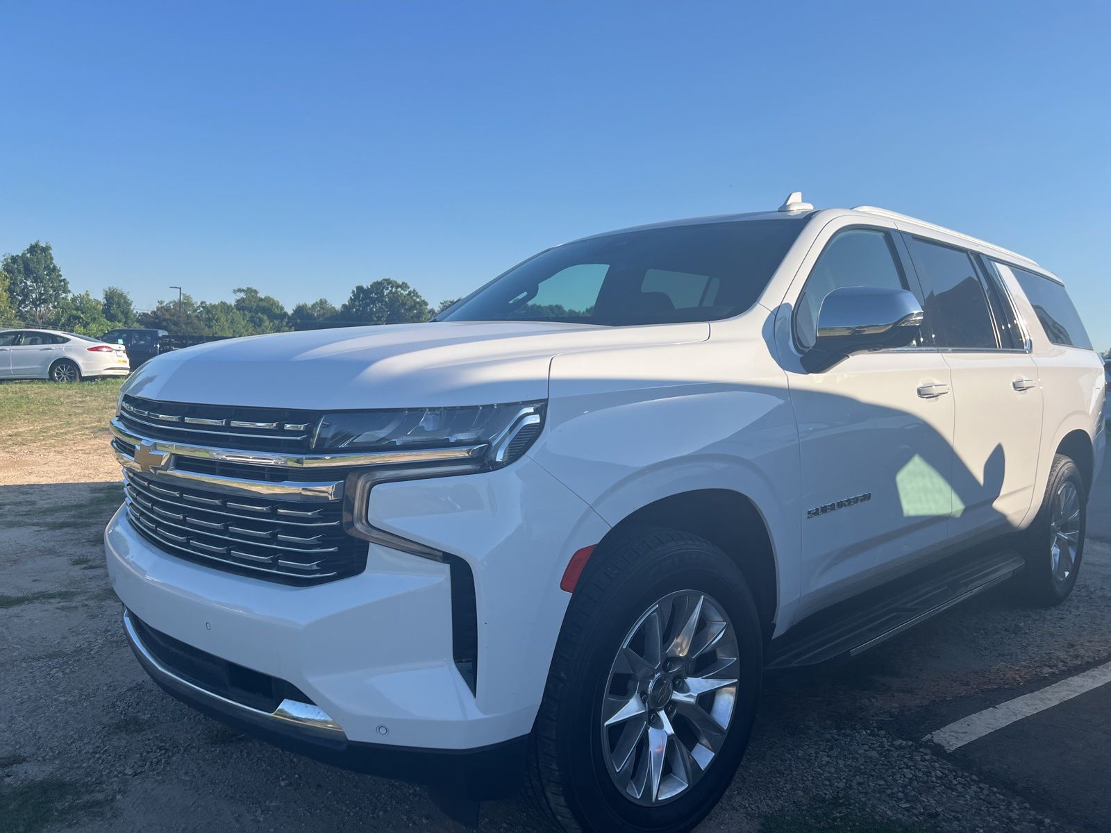 2023 Chevrolet Suburban 4WD 1500 Premier's photo