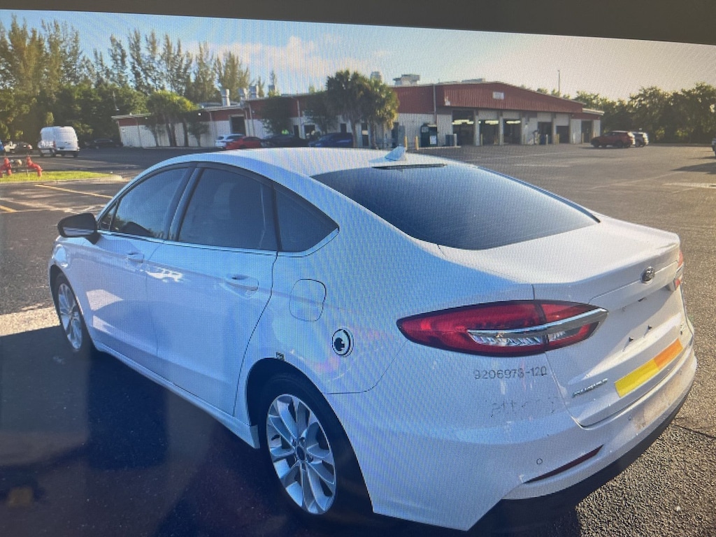 Used 2020 Ford Fusion Hybrid SE Sedan