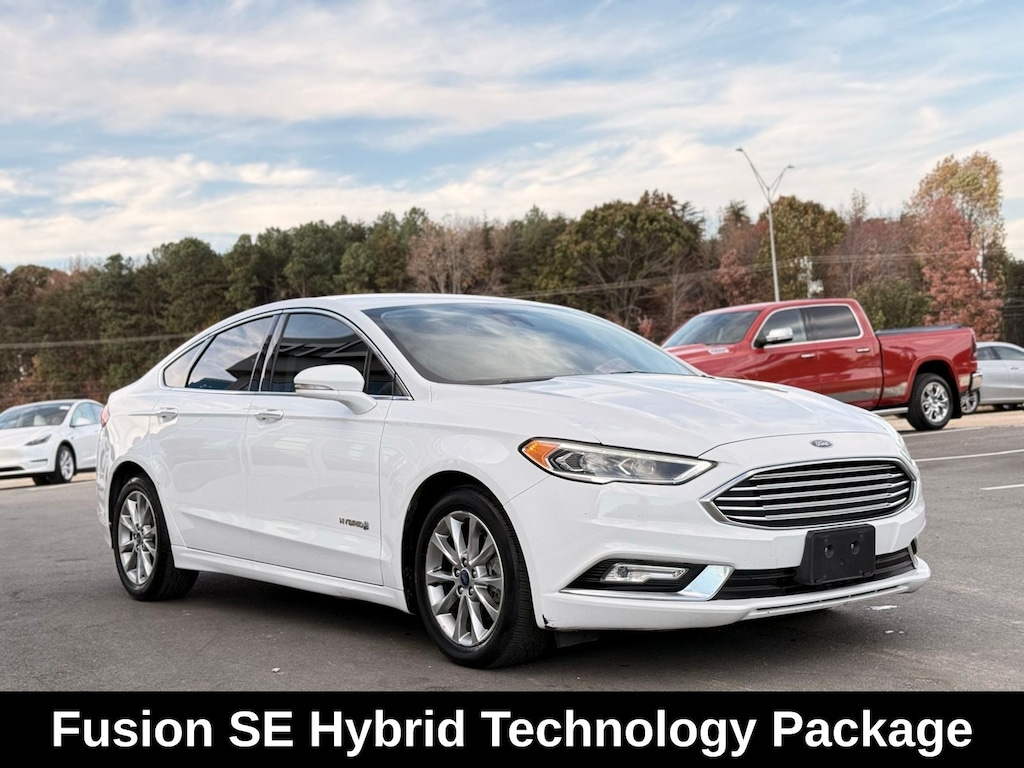 Used 2017 Ford Fusion Hybrid SE Sedan