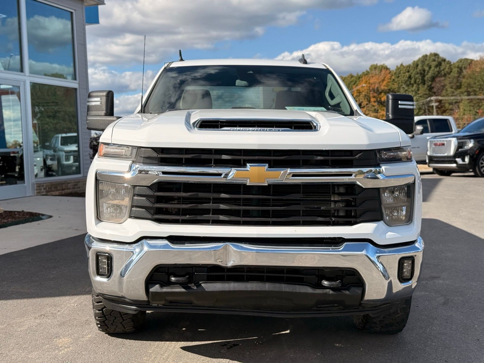 2024 Chevrolet Silverado 2500HD LT photo 2