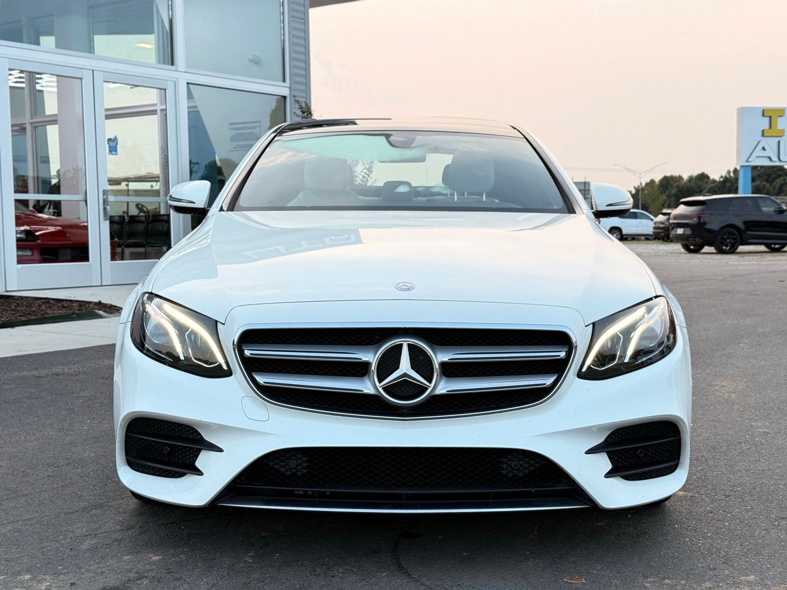 2017 Mercedes Benz E 300 Sedan photo 3