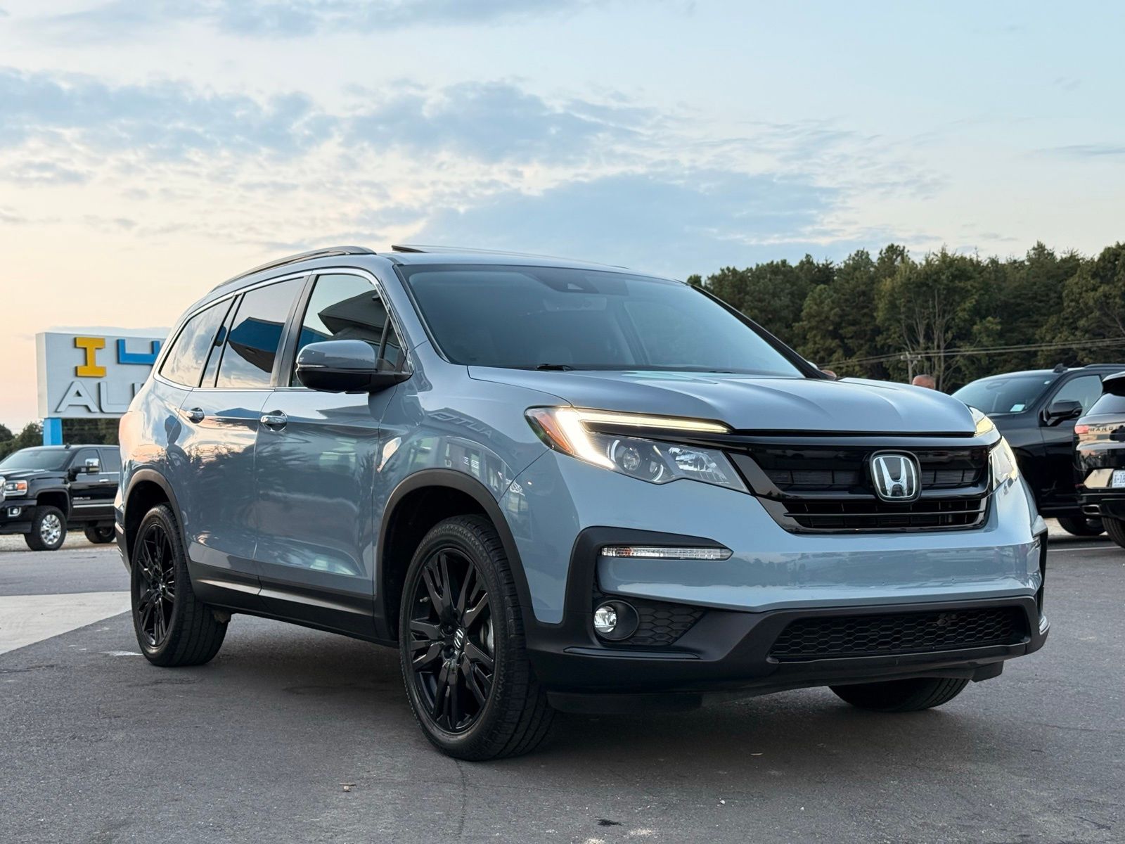 2022 Honda Pilot Special Edition photo 2