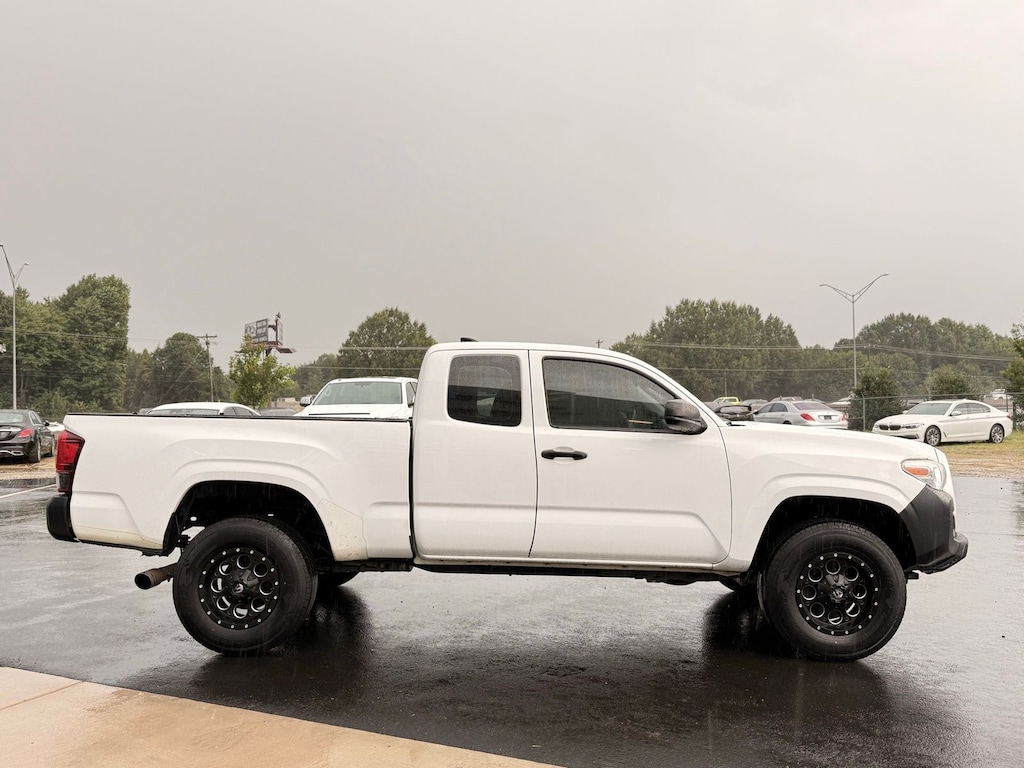 Used 2018 Toyota Tacoma SR5 Truck