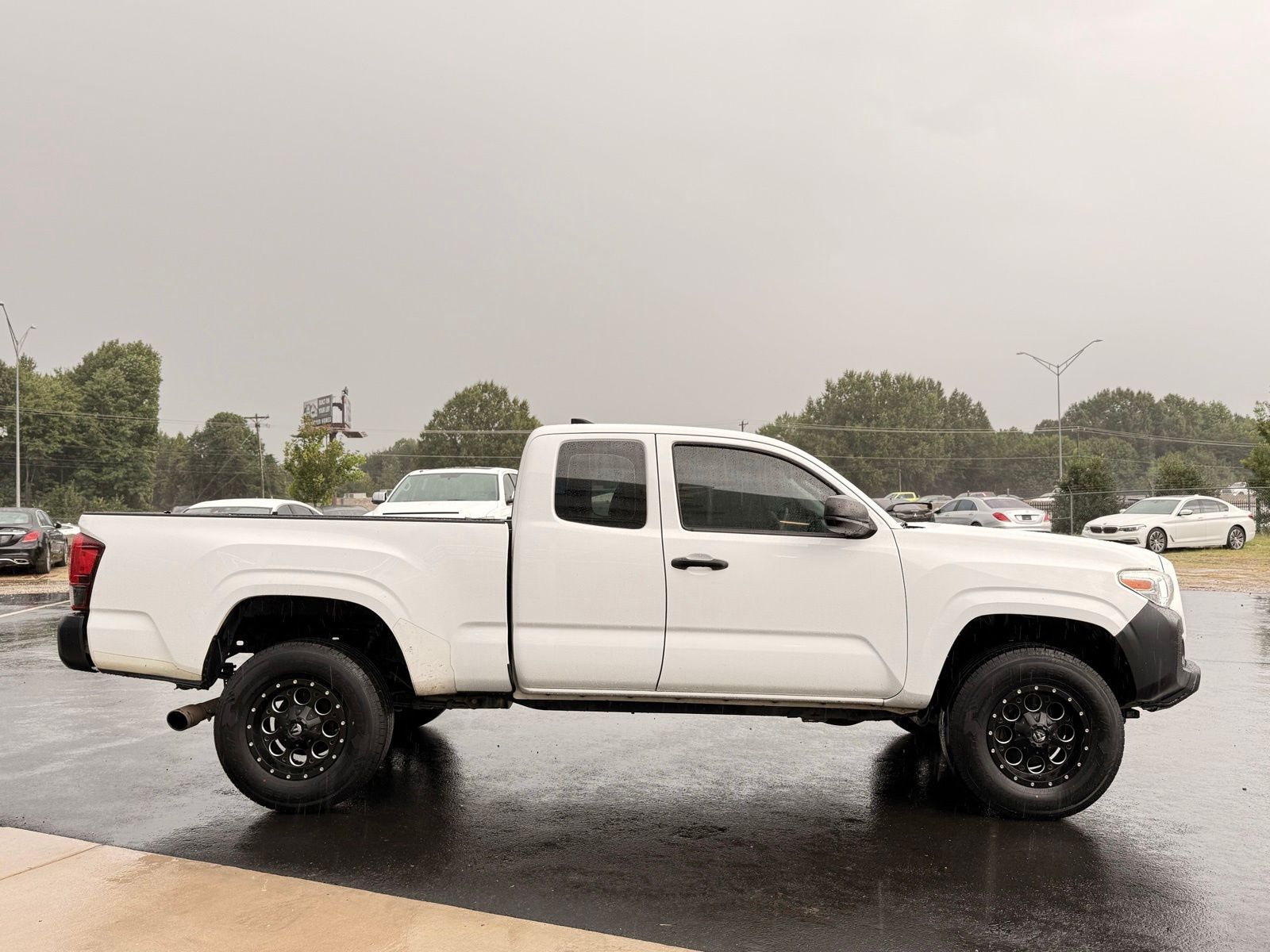 2018 Toyota Tacoma SR5 photo 4