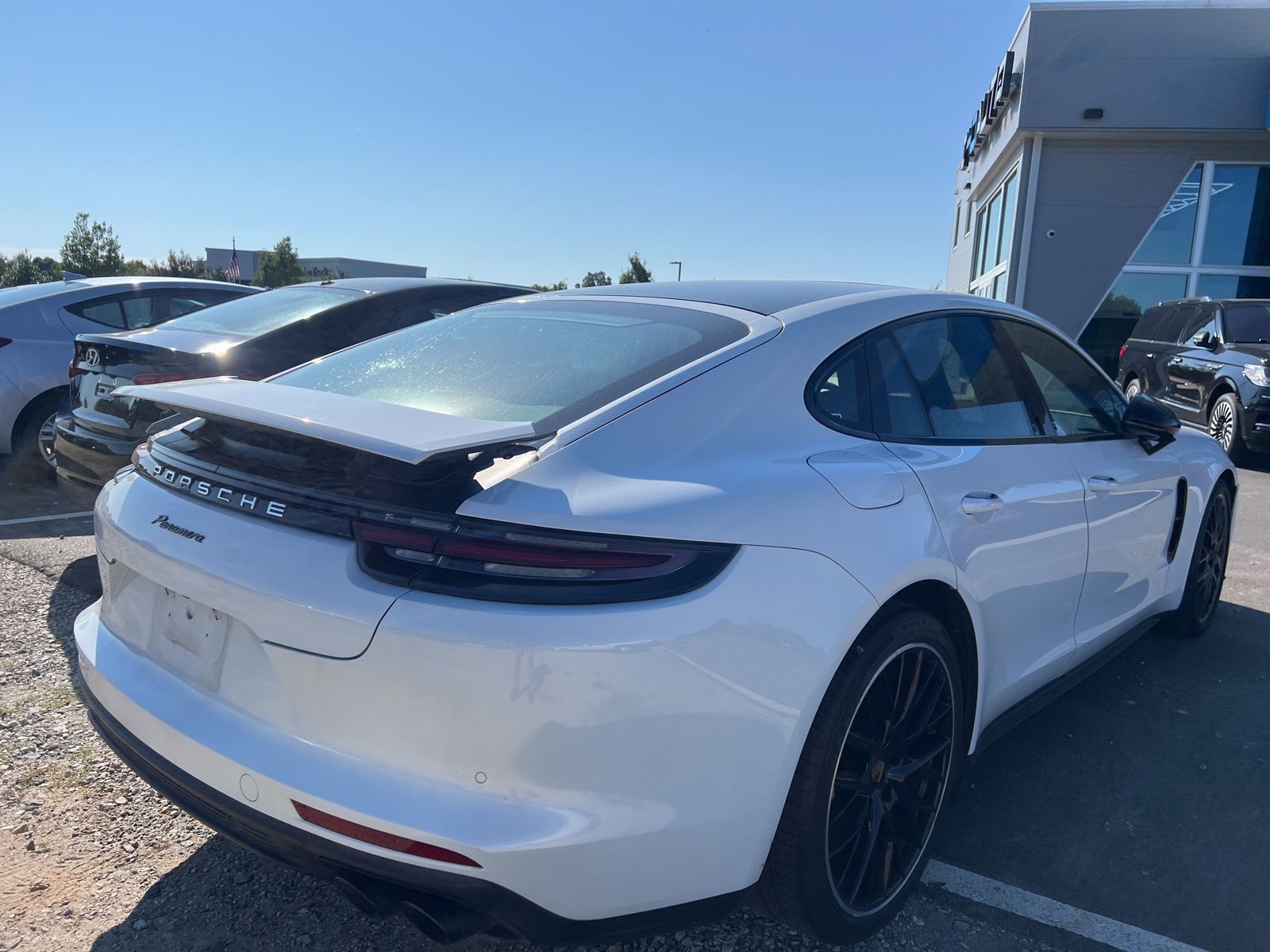 2018 Porsche Panamera Base photo 4