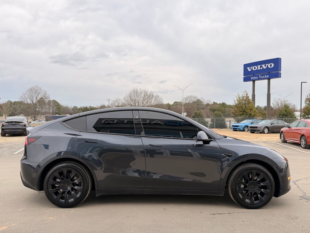 Used 2024 Tesla Model Y Long Range SUV