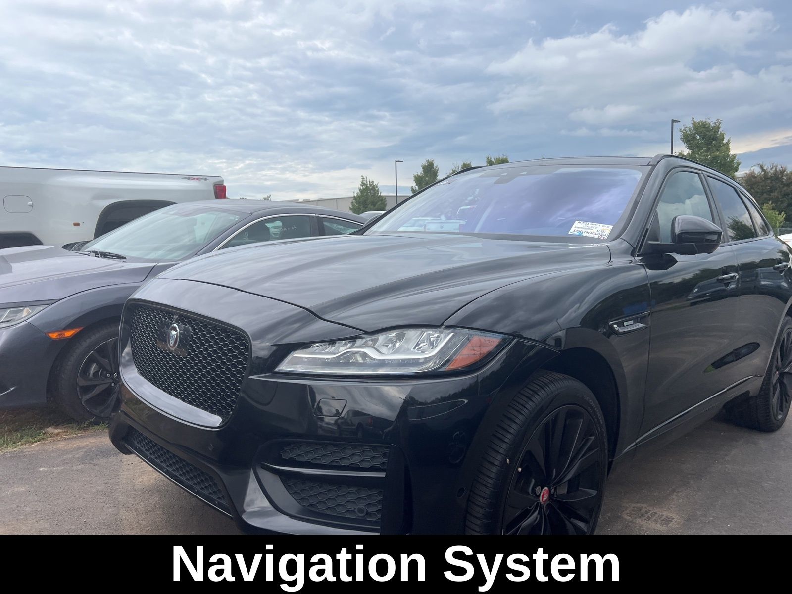 2017 Jaguar F-PACE R-Sport photo 2
