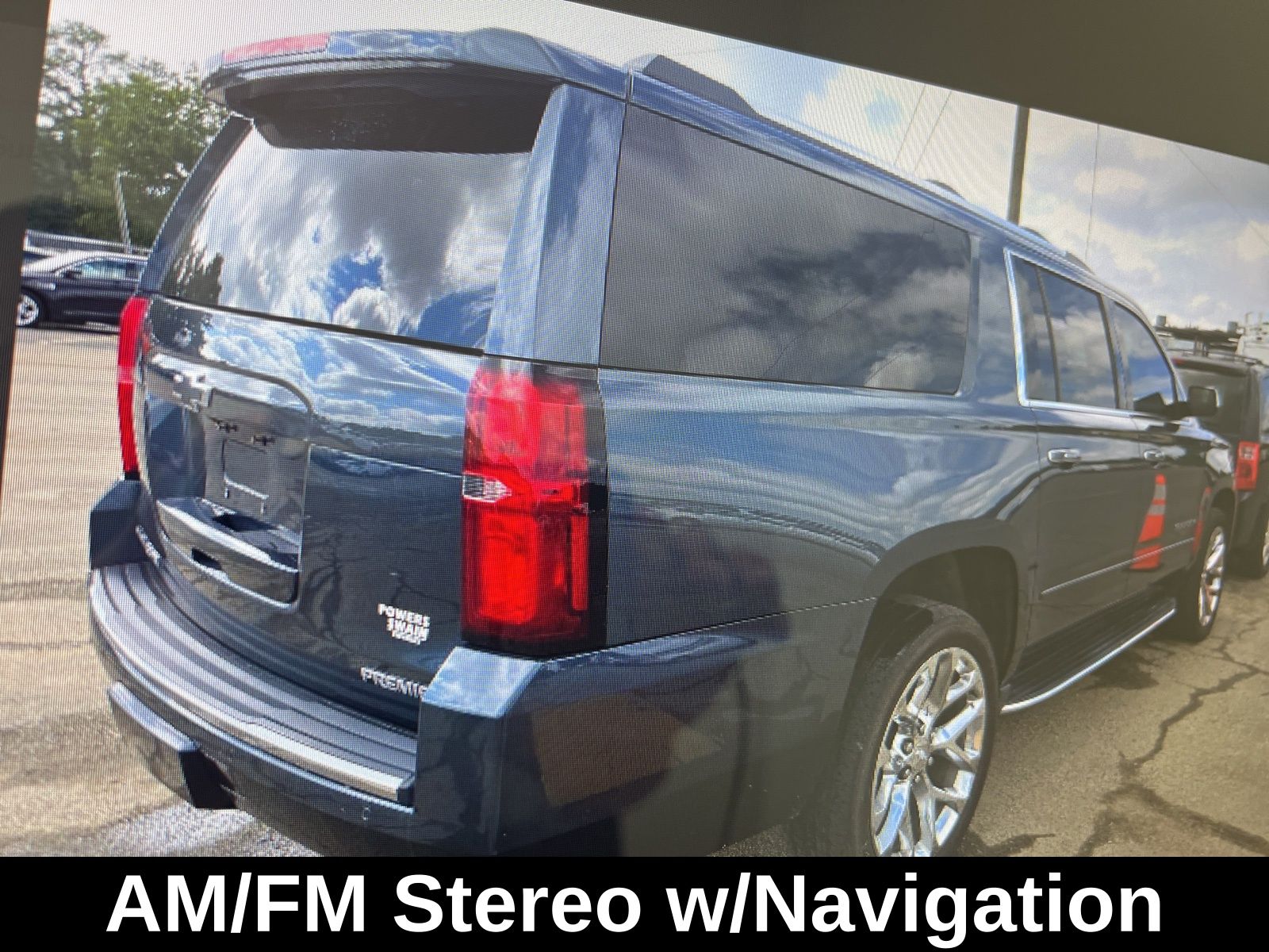2020 Chevrolet Suburban Premier photo 2