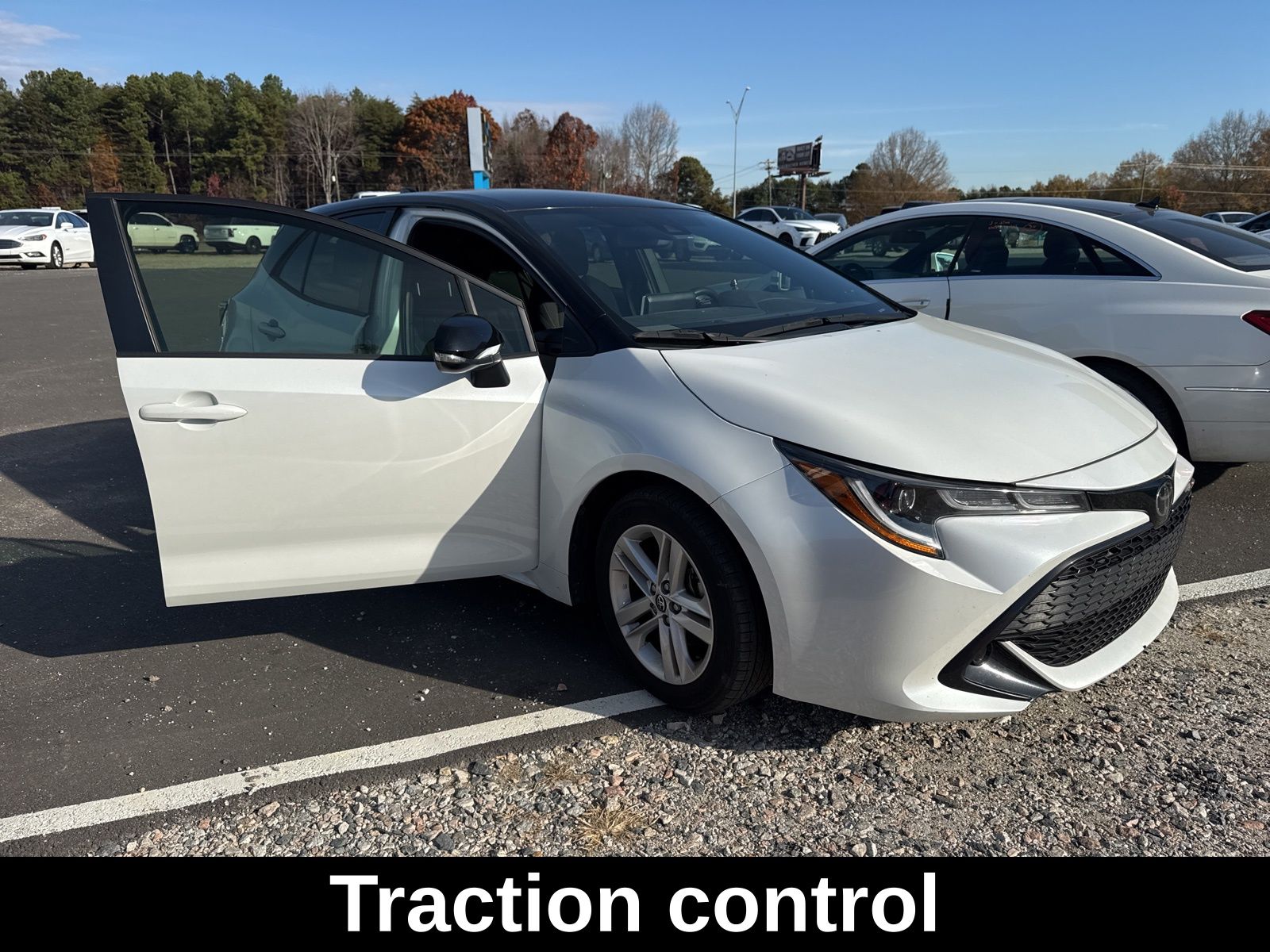 2022 Toyota Corolla SE photo 2