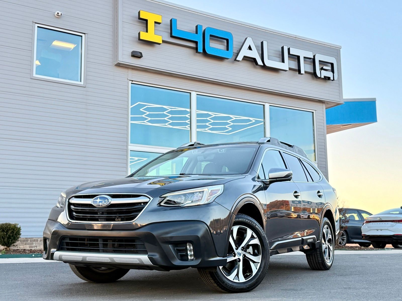 2021 Subaru Outback Touring's photo