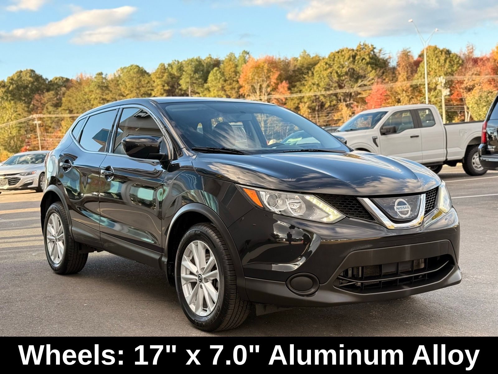 2019 Nissan Rogue Sport S photo 3
